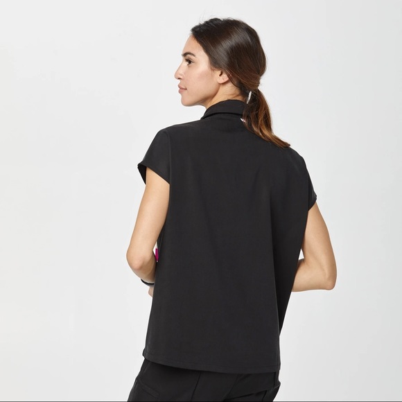 Mediclo Polo Scrub Top Capri: Collared Scrub Top - Picture 5 of 7